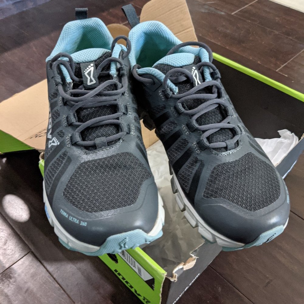 Like New Womens sz 7.5 Inov-8 TerraUltra 260 Trail